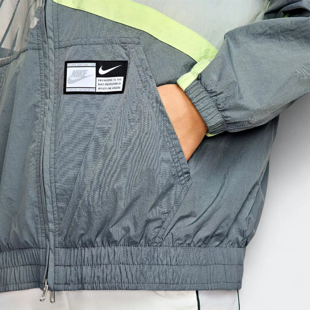 Nike Sportswear Women's Oversized Woven Jacket