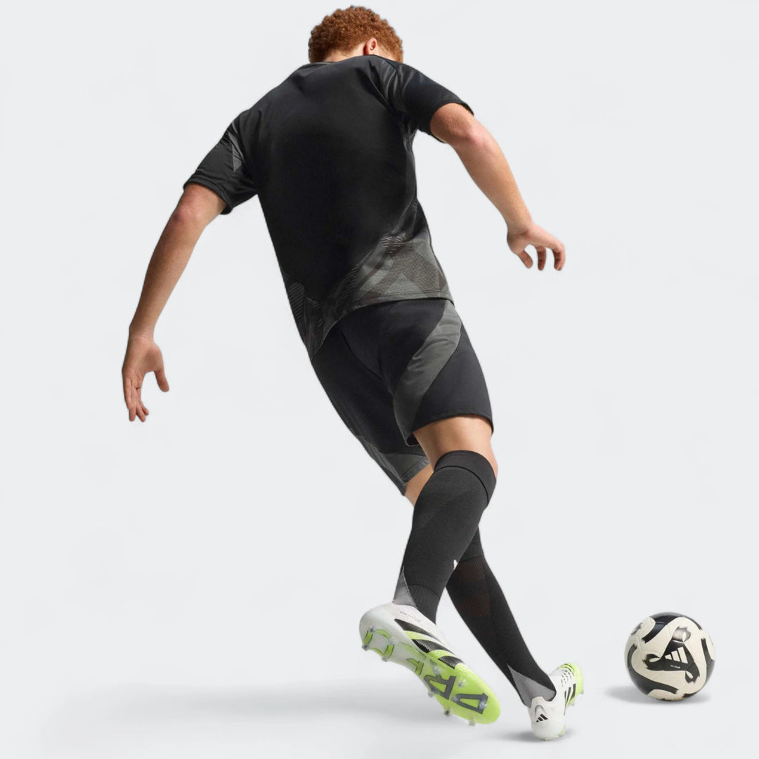 Predator Elite Laceless Firm Ground Boots