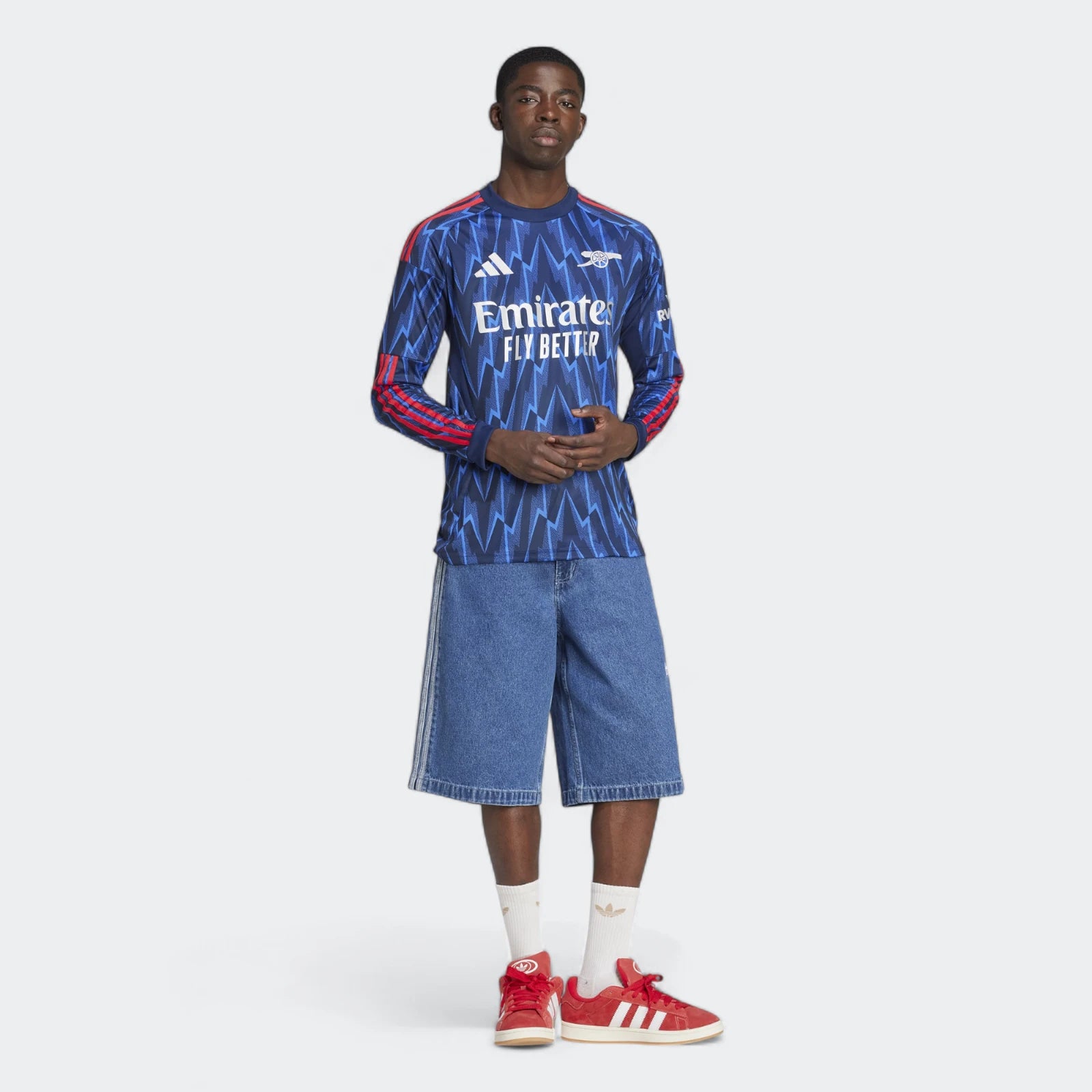 JI9525_5_APPAREL_OnModel_Walki