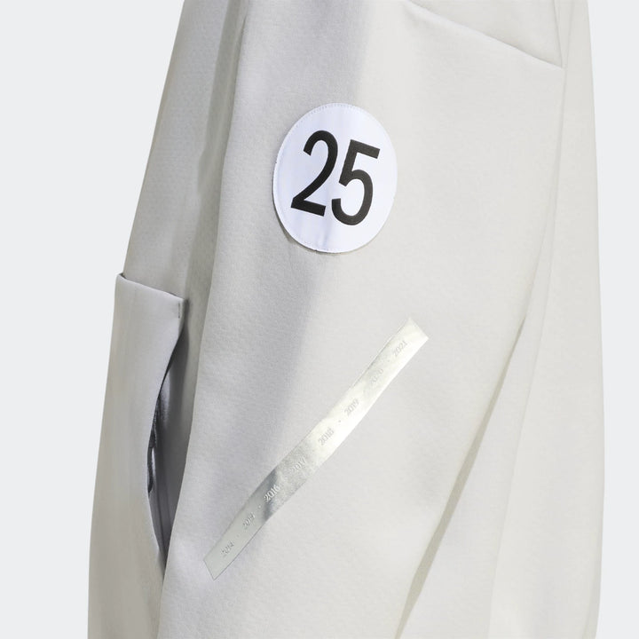 Mercedes - Amg Petronas Formula One Team Silver Arrows Full-Zip Hood