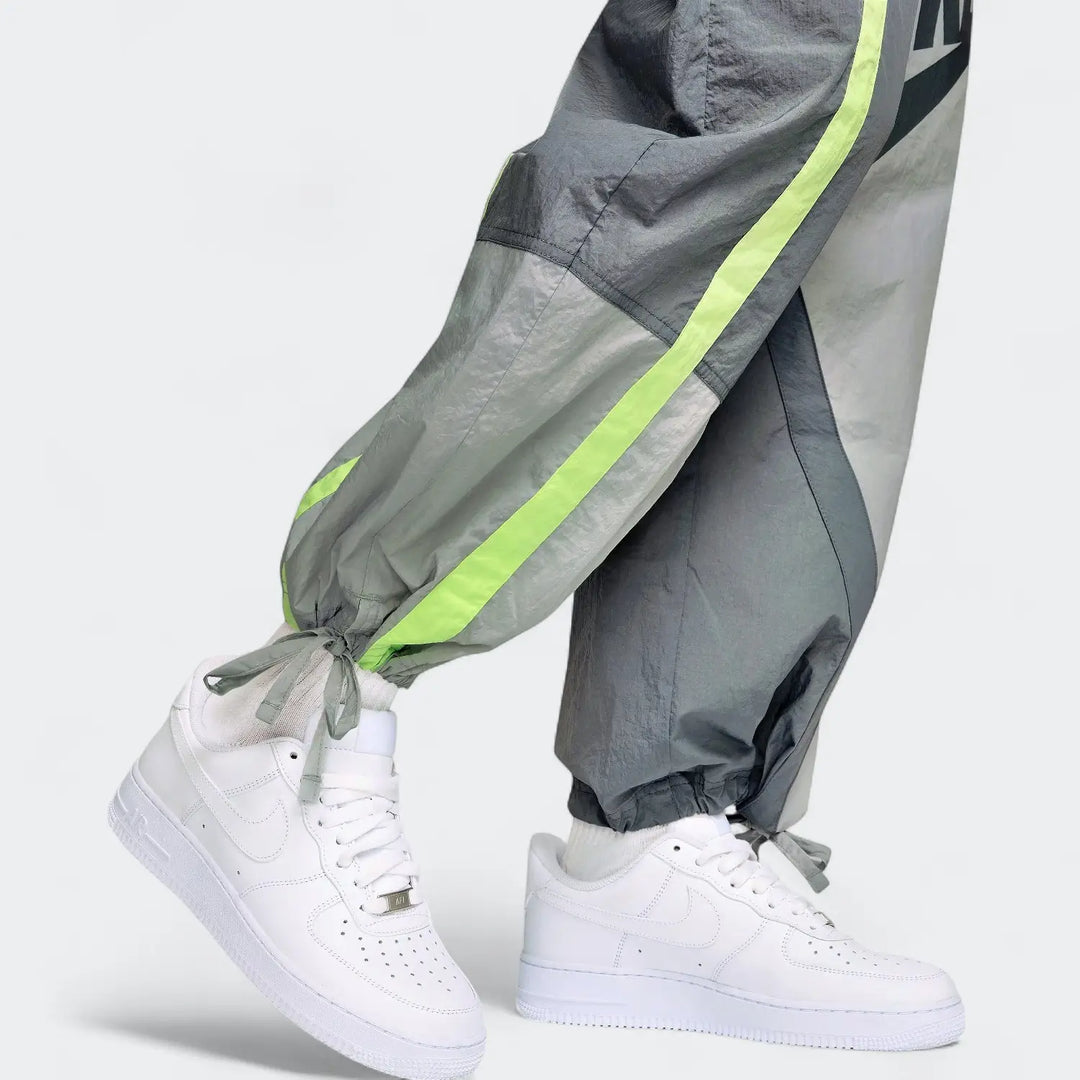 Nike Sportswear Women's Mid-Rise Loose Woven Open-Hem Pants