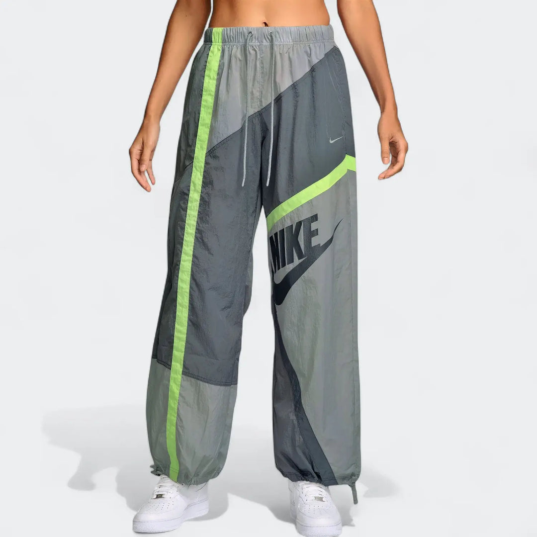 Nike Sportswear Women's Mid-Rise Loose Woven Open-Hem Pants