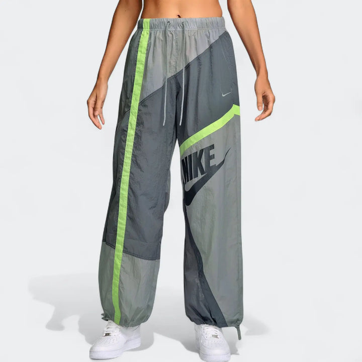 Nike Sportswear Women's Mid-Rise Loose Woven Open-Hem Pants