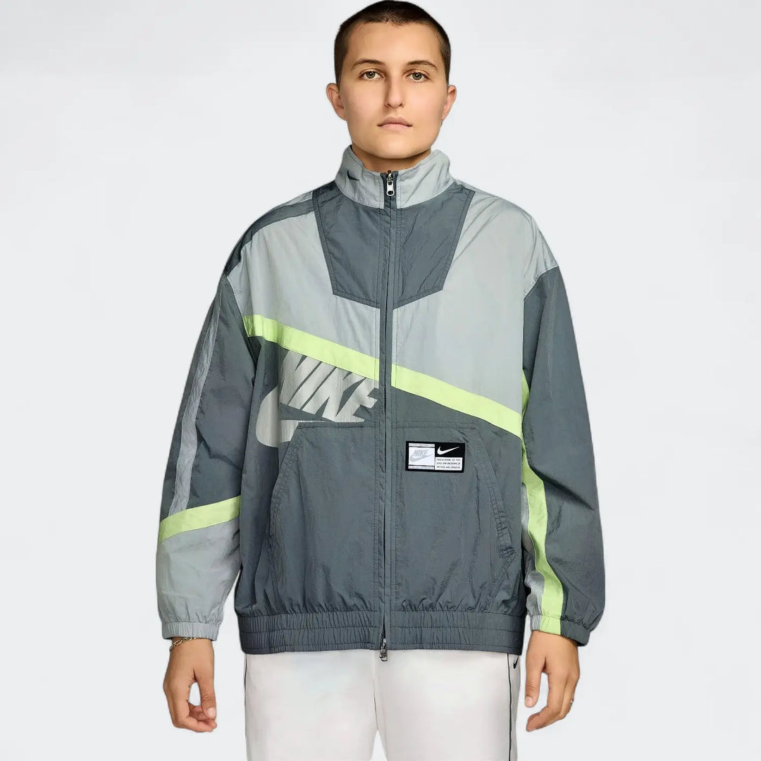 Nike Sportswear Women's Oversized Woven Jacket