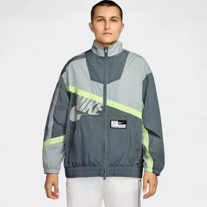 Nike Sportswear Women's Oversized Woven Jacket