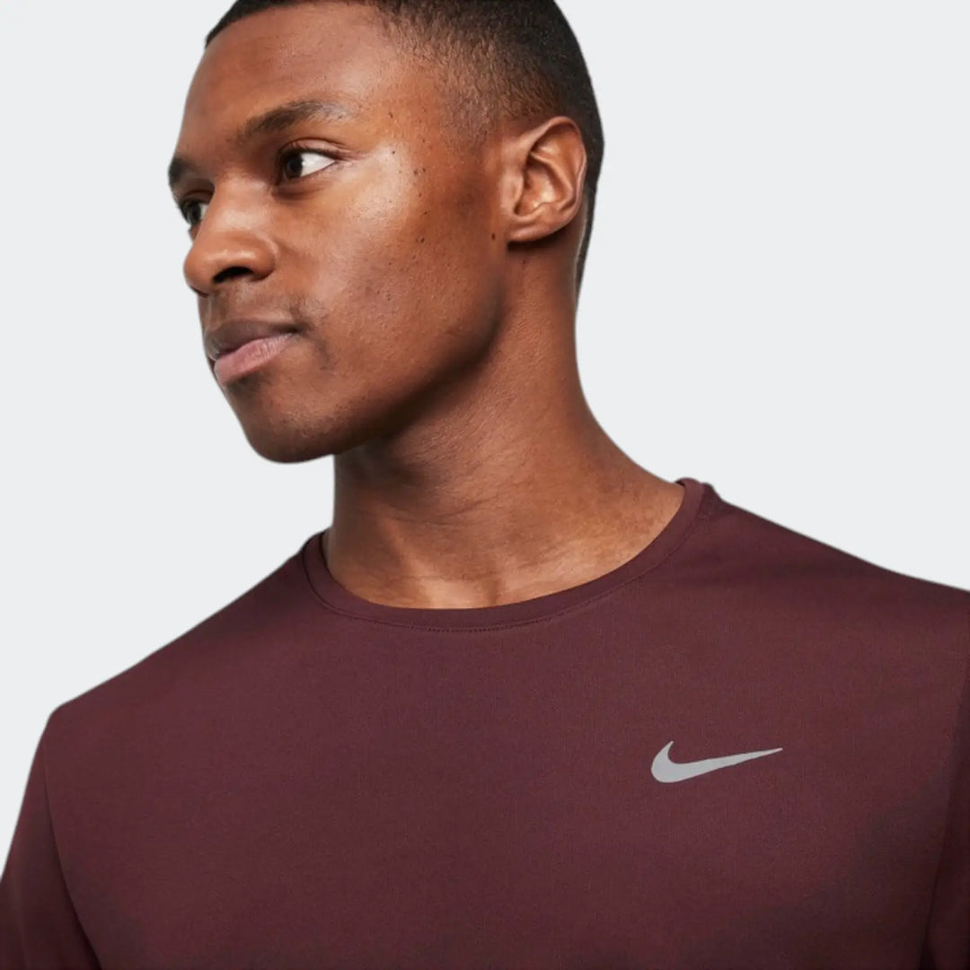 M Nk Df Uv Miler Ss Red T-Shirts