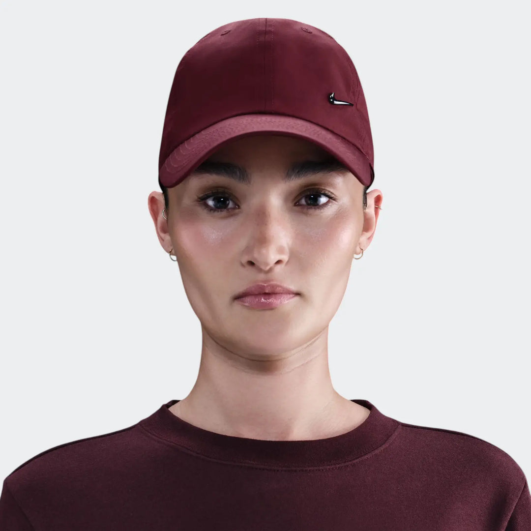 Nike Dri-Fit Club Unstructured Metal Swoosh Cap