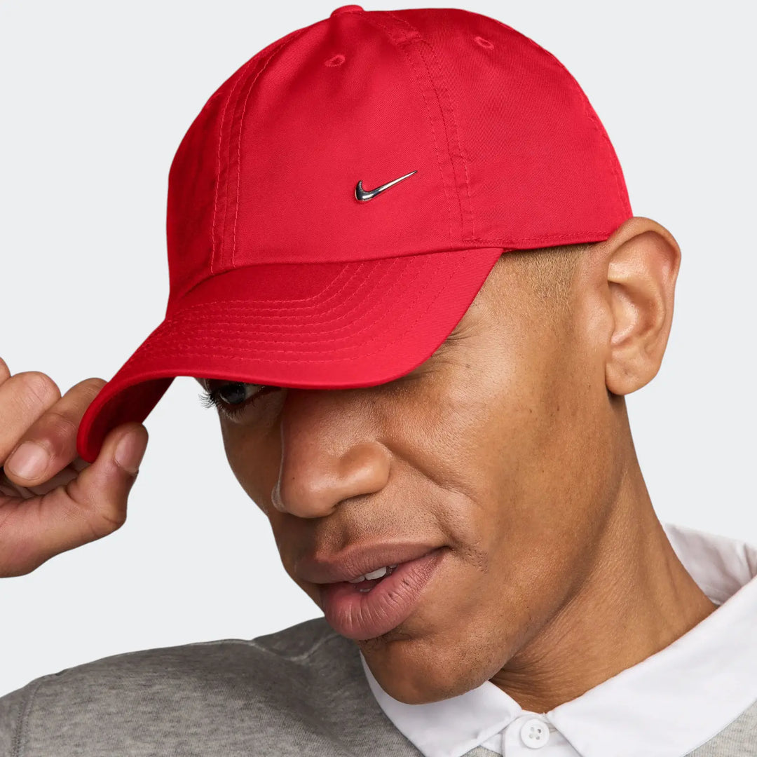 Nike Dri-Fit Club Unstructured Metal Swoosh Cap