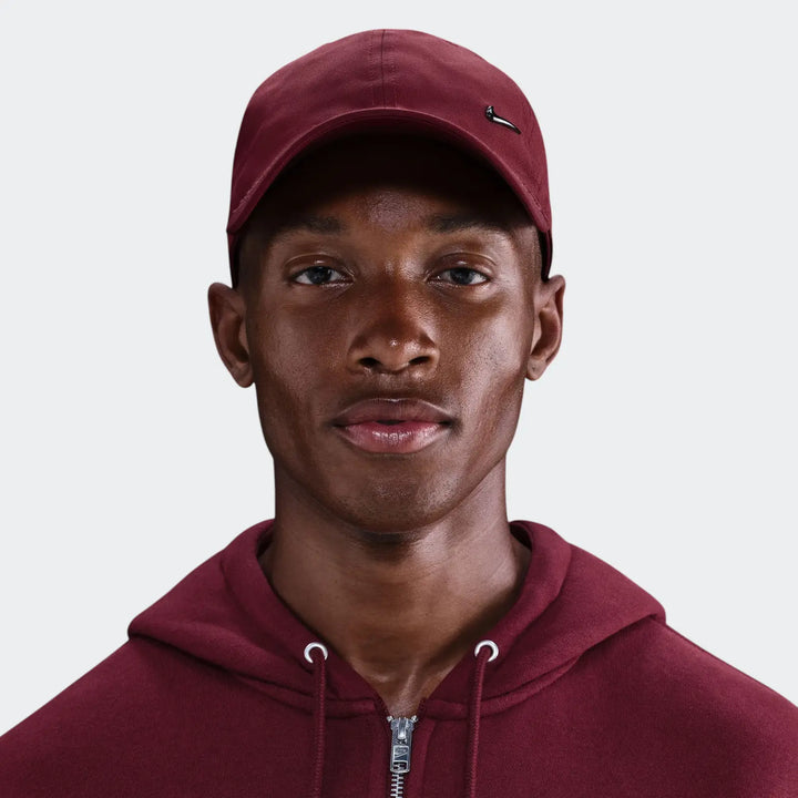 Nike Dri-Fit Club Unstructured Metal Swoosh Cap