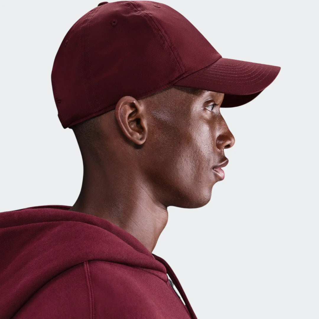 Nike Dri-Fit Club Unstructured Metal Swoosh Cap