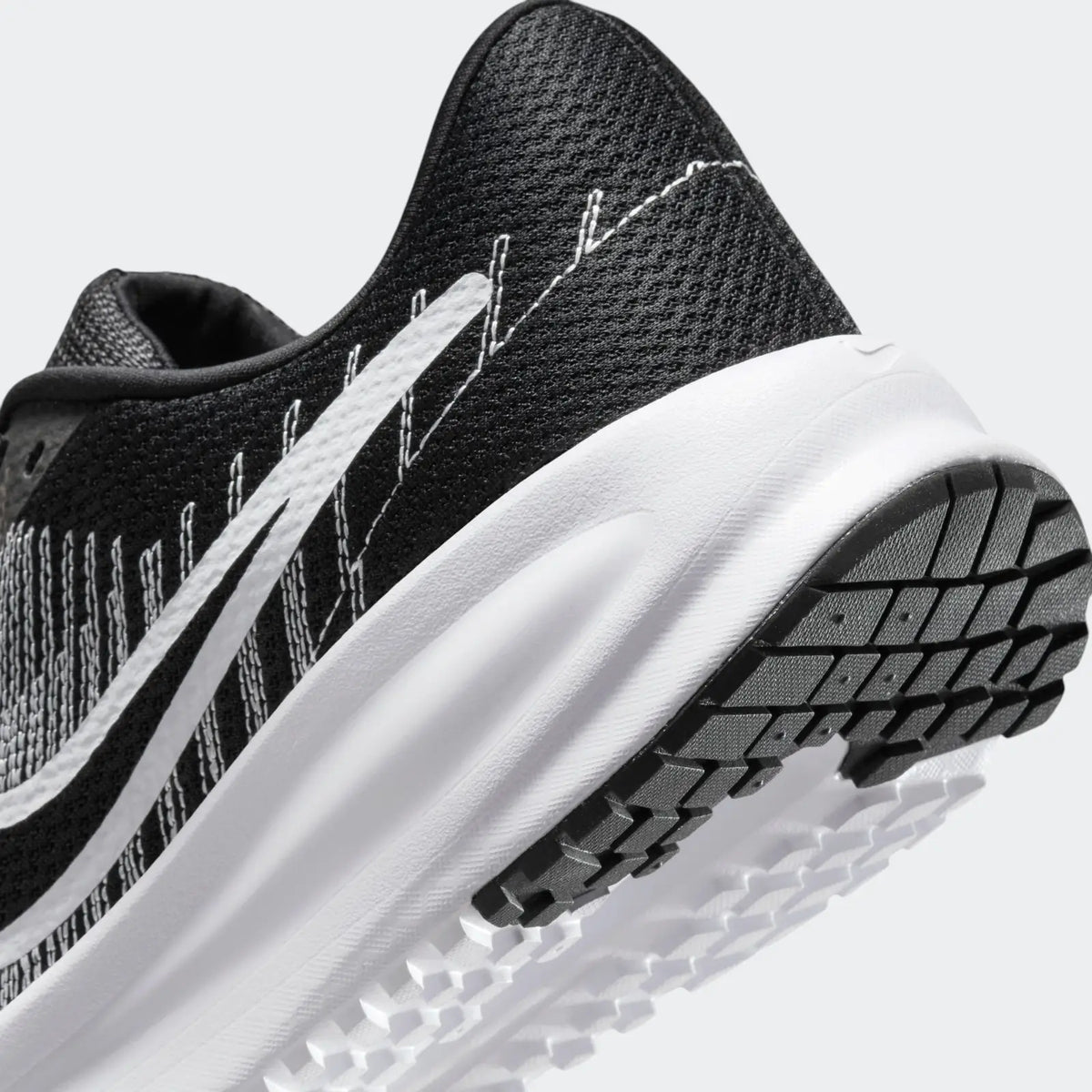 Nike Run Defy Men'S Road Running Shoes