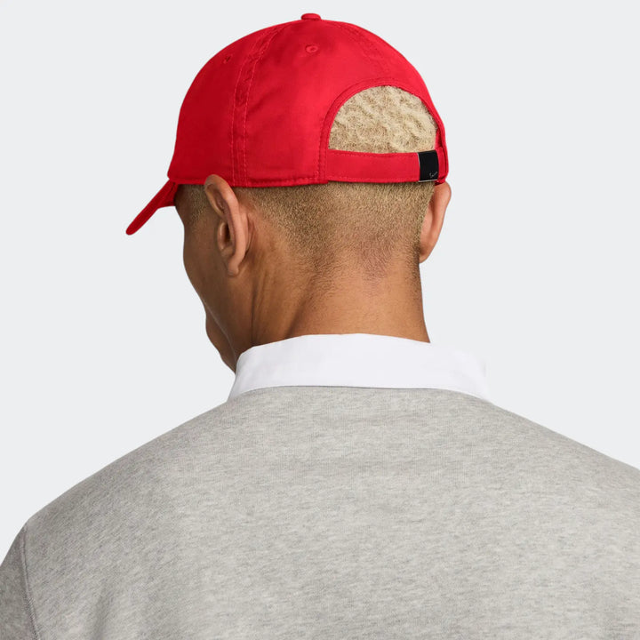 Nike Dri-Fit Club Unstructured Metal Swoosh Cap