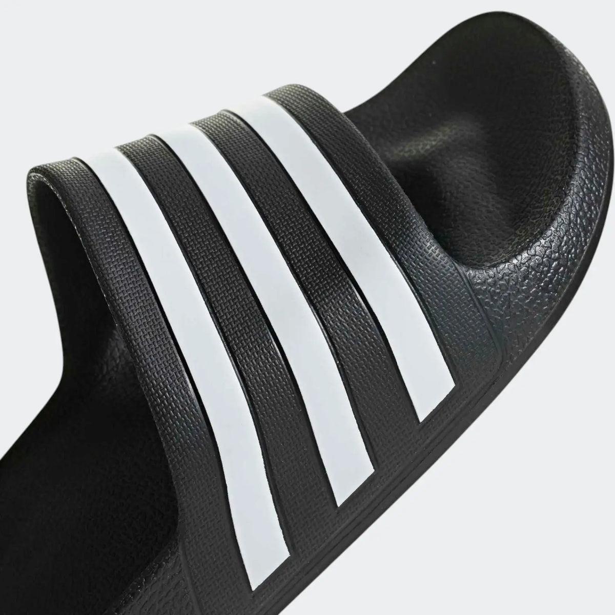 Adilette Aqua Slides