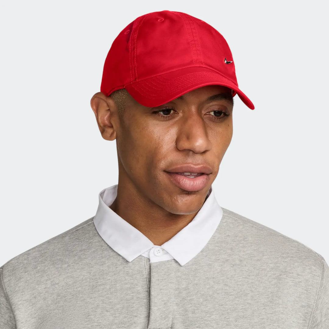 Nike Dri-Fit Club Unstructured Metal Swoosh Cap