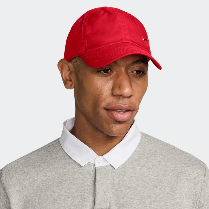 Nike Dri-Fit Club Unstructured Metal Swoosh Cap