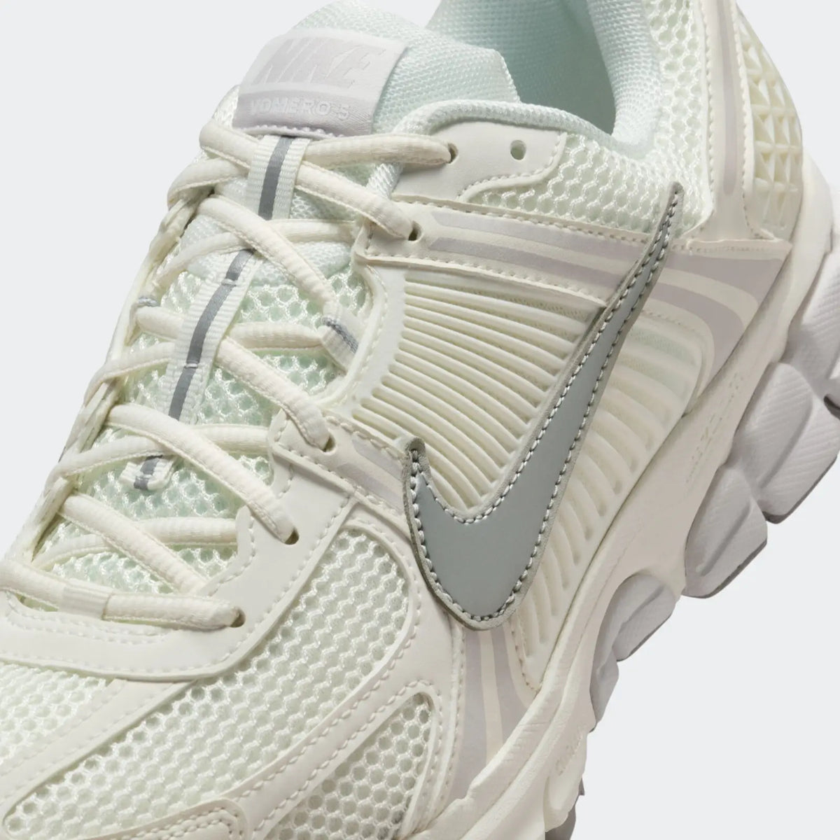 Nike Zoom Vomero 5 Men'S Shoes