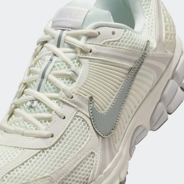 Nike Zoom Vomero 5 Men'S Shoes