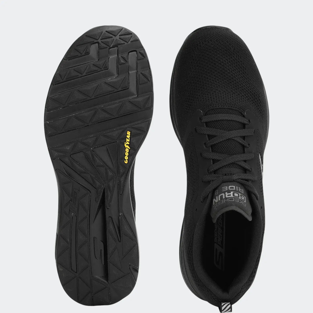 Go Run Ride 8 Black Sneakers
