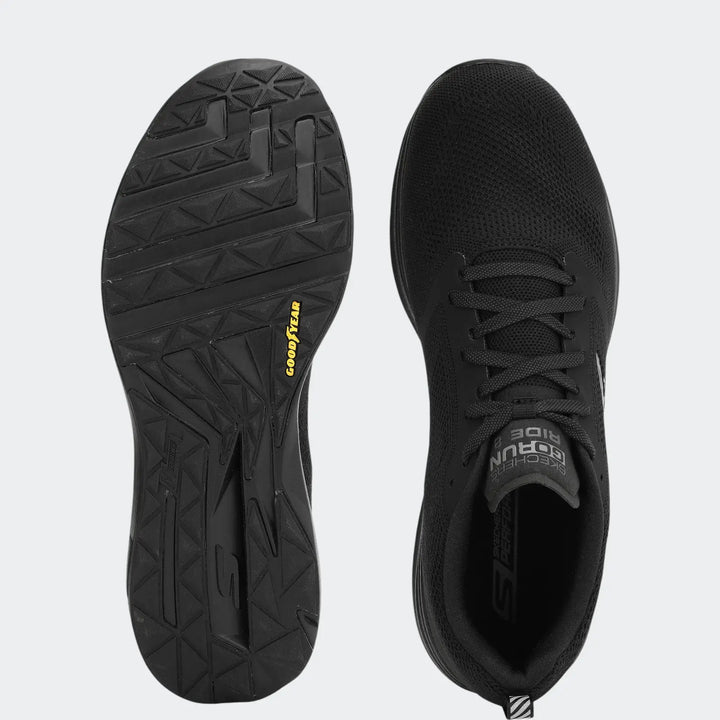 Go Run Ride 8 Black Sneakers