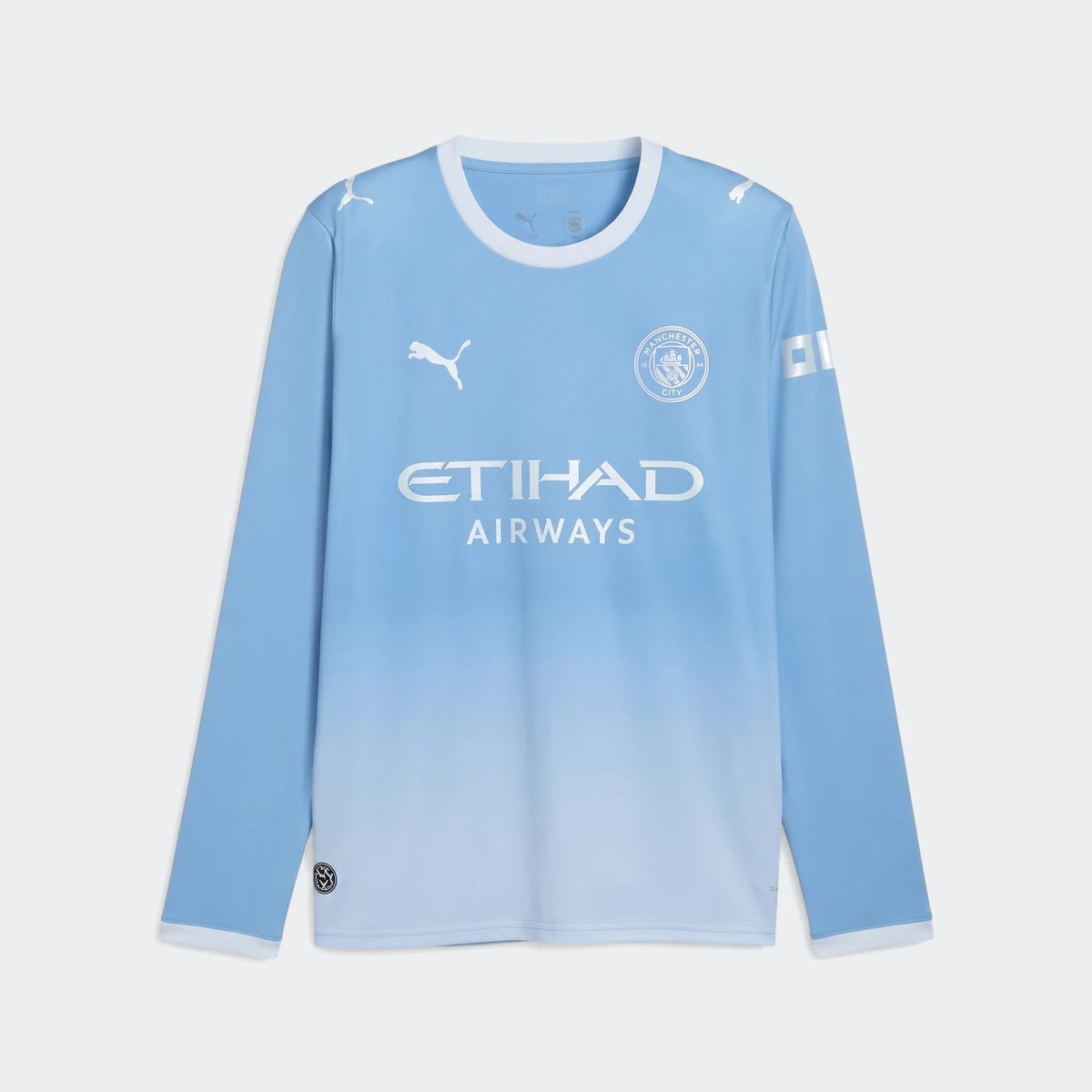 Manchester City 26/27 Home Long Sleeve Jersey for men, featuring a light blue gradient design with white trim and sponsor