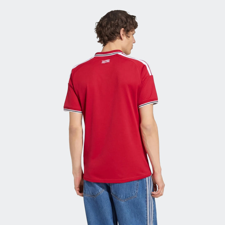 Manchester United 26/27 Home Jersey in red, short-sleeve football shirt shown from the back with white shoulder stripes