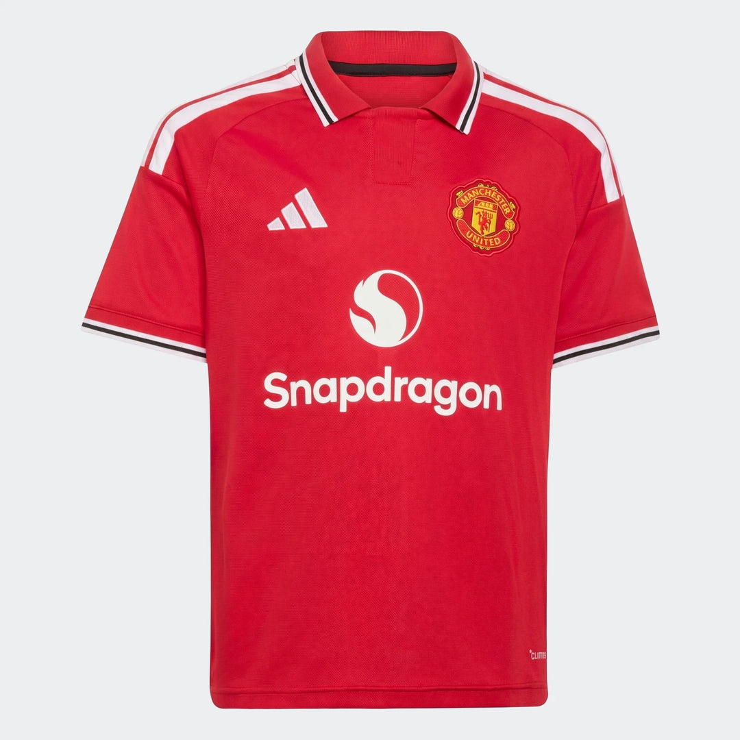 Manchester United 26/27 Home Jersey Youth, red short-sleeve soccer shirt with polo collar and club crest, front view