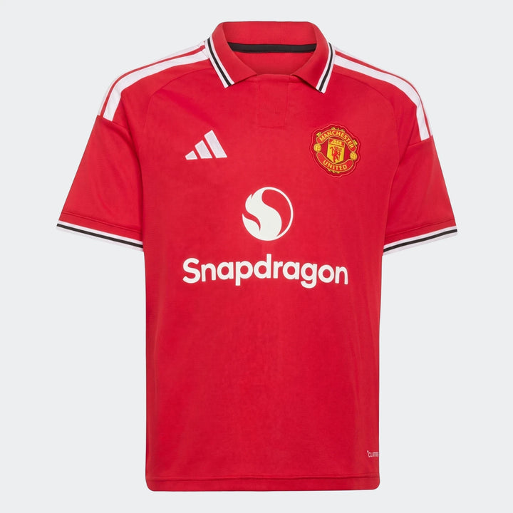 Manchester United 26/27 Home Jersey Youth, red short-sleeve soccer shirt with polo collar and club crest, front view