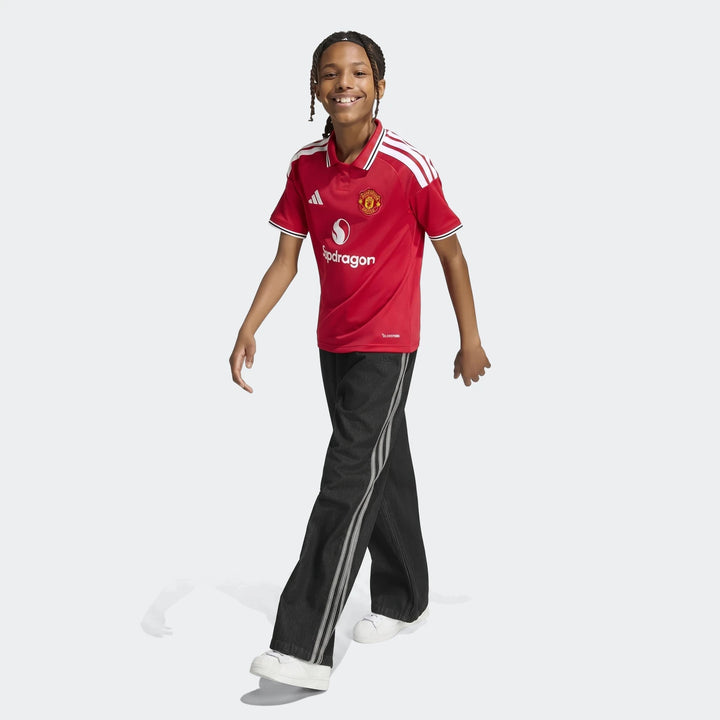 Manchester United 26/27 Home Jersey Youth in red with white shoulder stripes and short sleeves, front view