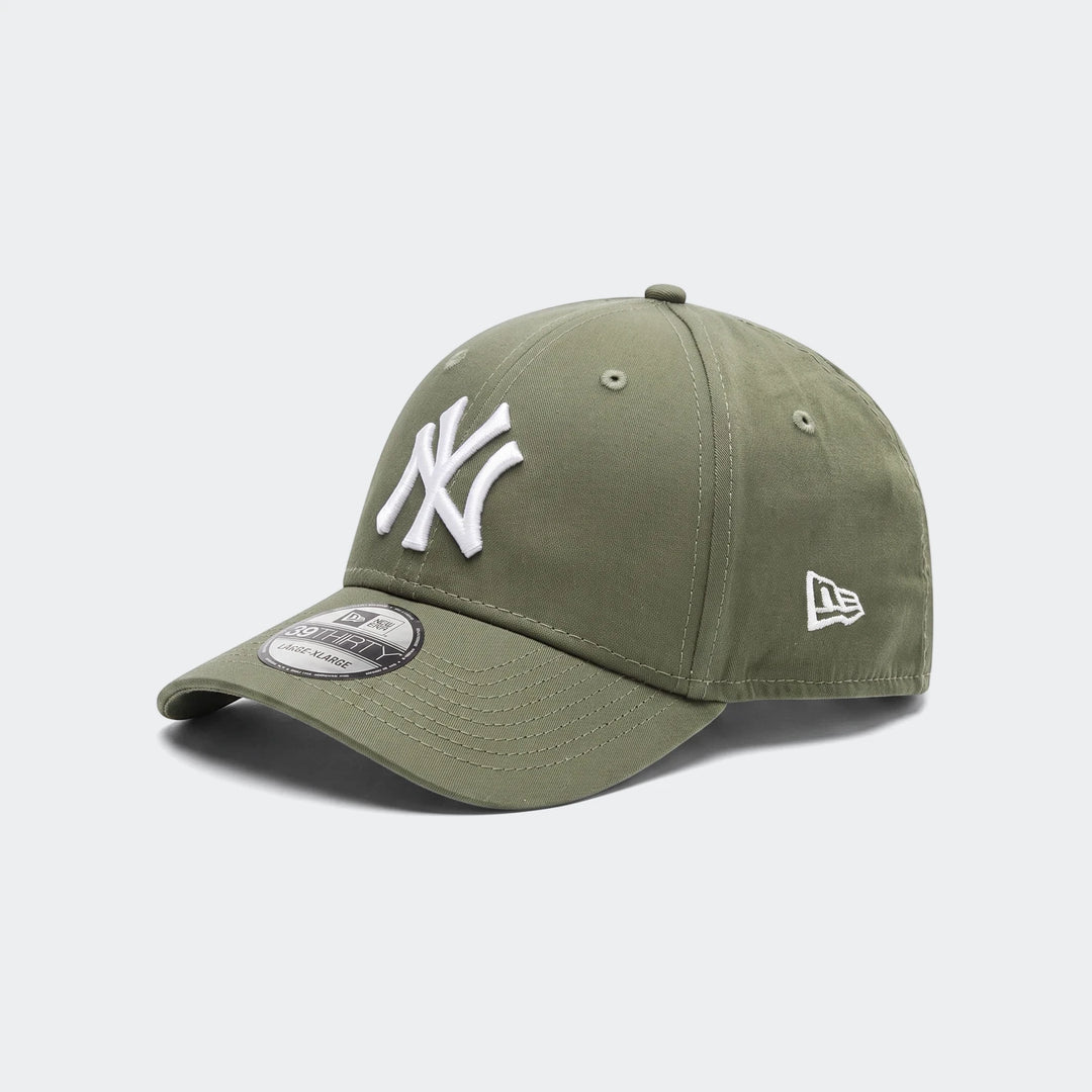 Khaki New York Yankees 39Thirty baseball cap with a white embroidered NY logo, shown from a three-quarter view.