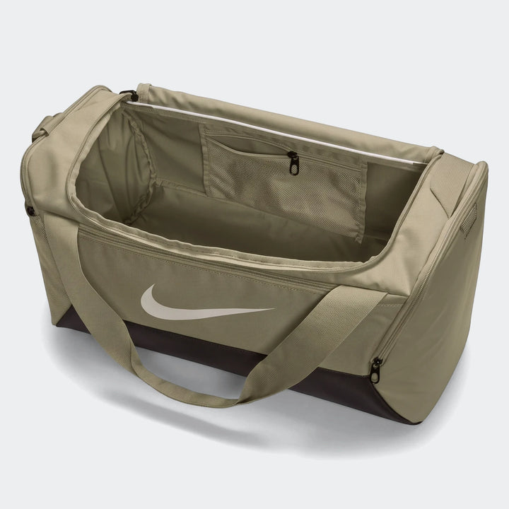 Nk Brsla S Duff 9.5 brown duffel bag shown open from above with carry handles and black base panel